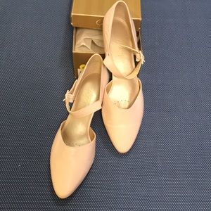 Shelby Blush Kidskin Shoes.  Size 10.5  B